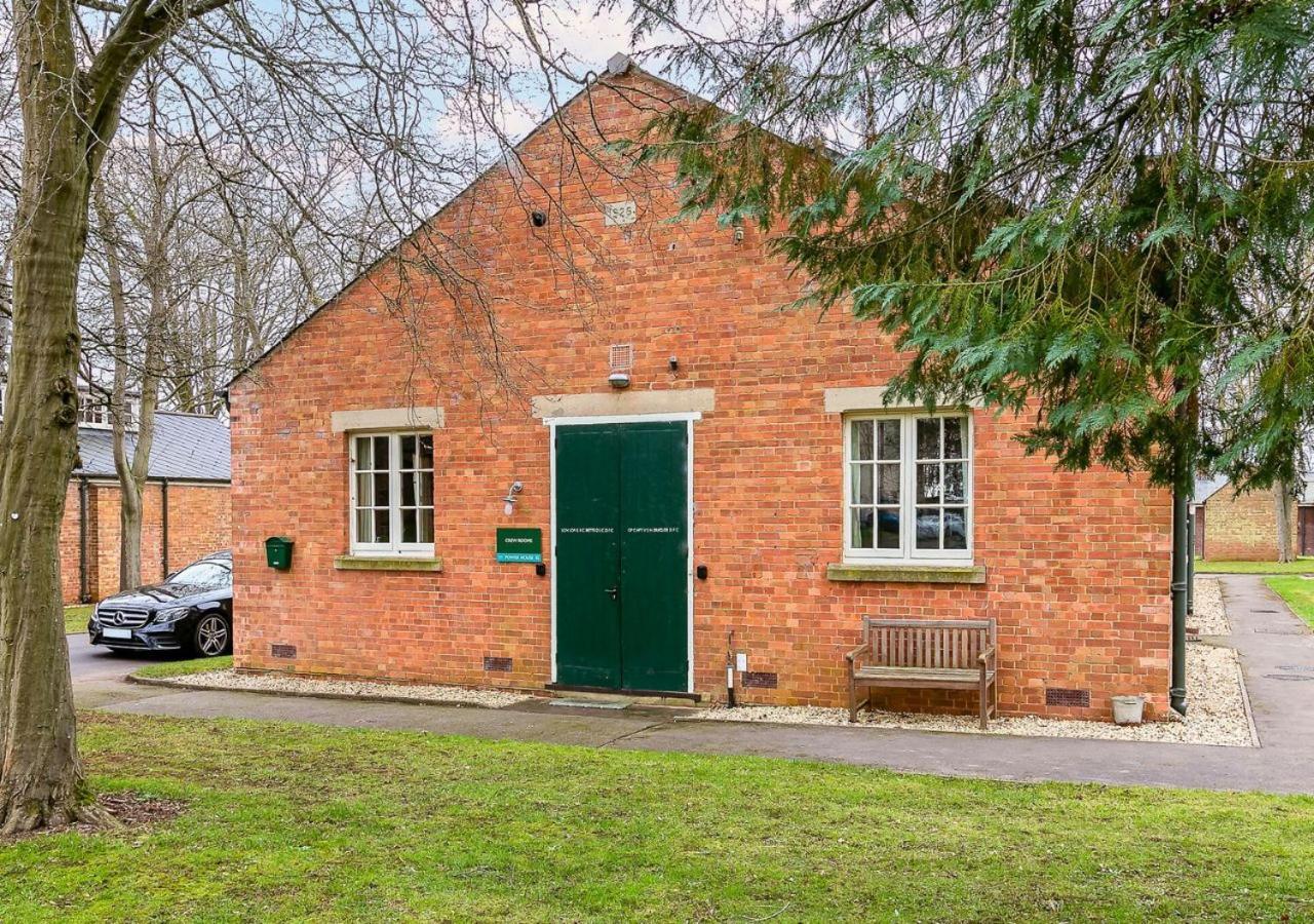 Betts At Bicester Heritage Eksteriør bilde
